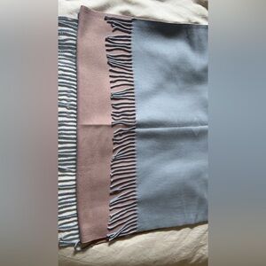 Cashmere oversized scarf/shawl